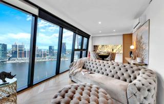 Waterfront Marble Residence Pool Spa Parking - 2