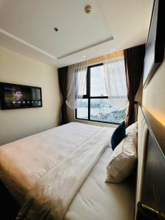 OM Sapphire Residence Ha Long Beach View - 1