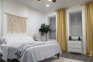 5 bedrooms with King beds, 2 living spaces, game room near TQL stadium and Findlay Market - 4
