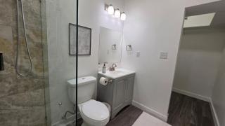3 King Beds and 4 Bathrooms Near Downtown and OTR - 3