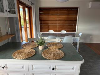Entire house with 7BR 2 livings in top location - 6