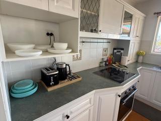 Entire house with 7BR 2 livings in top location - 4