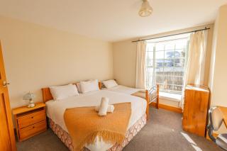 Charming Villa, Family Friendly, Handy to Town - KK14769 - 2