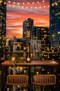 Skyline 2BR Sunset Retreat Balcony Bar & Views - 5