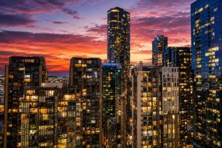 Skyline 2BR Sunset Retreat Balcony Bar & Views - 1