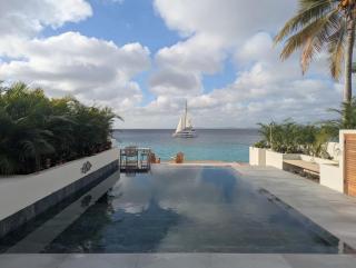 Oceanfront Villa with Private Pool - 4BR - 9
