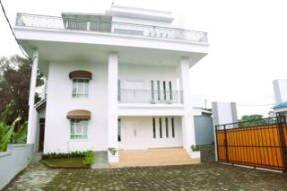 De Peak Point Villa by BWB Lembang - 0