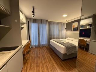 Studio no Batel com Piscina Aquecida Prox Shopping - 0