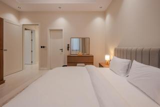 Elegant Stay at King Abdulaziz Road Central of JED - 4