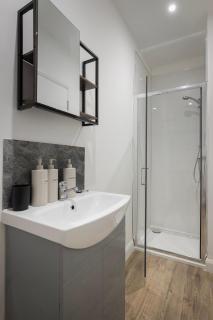 Luxury 1-Bed Stylish Central Blackpool - 4