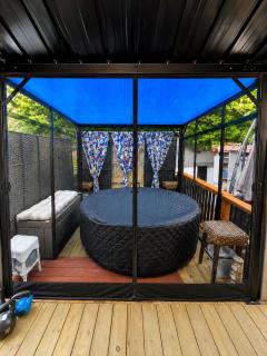 RED ROOM DE Spa Access - 2