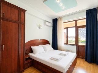 Premium 3BR & 3BA Apartment With Balcony Near Republic Square - 7