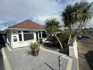 Poole 2-bedroom bungalow - 0
