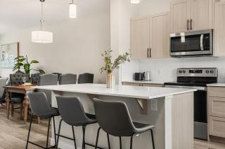Family Getaway in Glacier Ridge, Calgary NW - 6