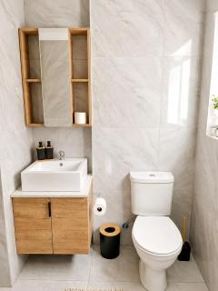 Stylish 2-Bedroom Retreat in Carlswald - 4