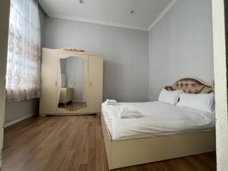 Private-balcony flat near Fountain Square - 8