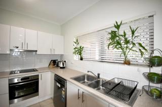 Spacious 2-bed apartment on Cairns Esplanade - Cairns North - 2