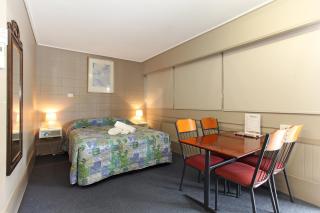 Tandara Hotel Motel - Sarina - 1