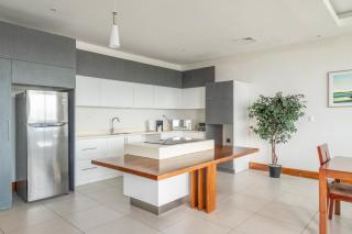El Roble Penthouse: Wraparound Deck, Views - 6