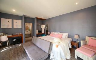 Mrs. Swan Hotel - 9