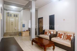 D Palma Near Lokananta Manahan Mitra RedDoorz - 8
