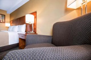 Comfort Inn & Suites - 1