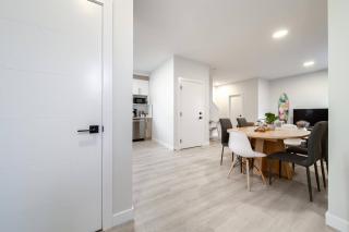 Stylish 3BR Family Stay DT, Stadium & Hospital - 3