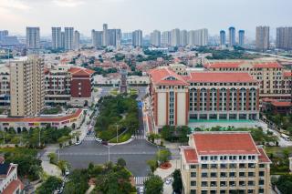 Atour Hotel Xiamen Jimei Lake Business Center - 7