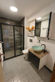GuestPort No 1 Luxury 75 m2 Suite, 2 Bathrooms - 8