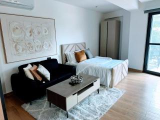Unique Studio Apt at The Arc Labone with Super Fast Wi-fi and City View - 4