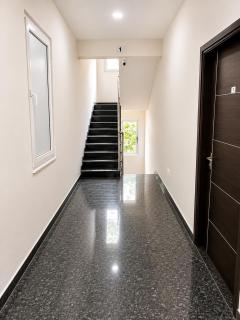 Fully Furnished Mee Homes 2BHK Family Stay with Kitchen & Balcony - 4