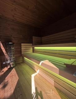 Luxury Vacation Villa, Private Jacuzzi & Sauna - 9