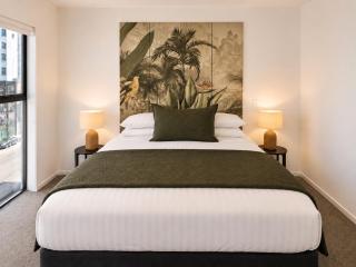 The Manchester - Luxury King Beds and Parking - 5