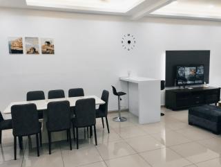 Homestay Semabok Melaka18Pax 4BR House - 1