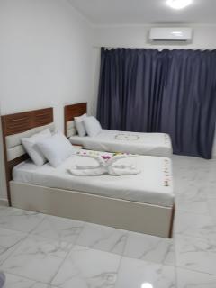 Juliana Sea View 1BR with 2 Pools & Water Slides - 8