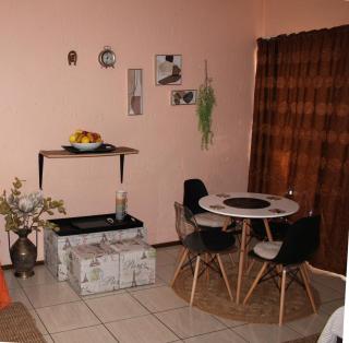 Private En-Suite Room with King XL Bed near OR Tambo - 2