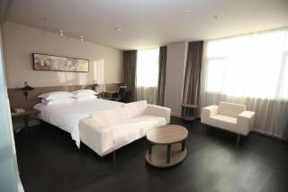 Jinjiang Inn Select Urumqi Midong Avenue - 2