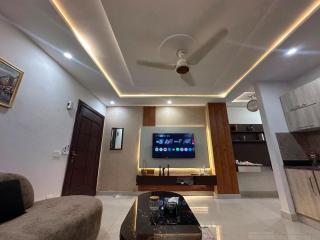 Premium 2 BHK In Central Lahore - 3