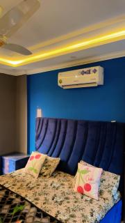 One Bed luxury Apartment with kitchen fridge ,free wifi ,Ac,oven - 1