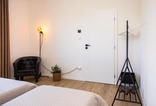 Private Sunny Apt With Free Parking 24-7 self check-in - 8