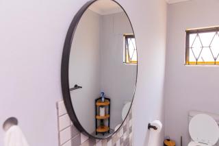 Eighth Avenue Self Catering Accommodation - 5