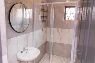 Eighth Avenue Self Catering Accommodation - 3
