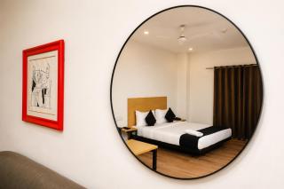 RROOMS Hotel Awadh Airport Hotel - 1