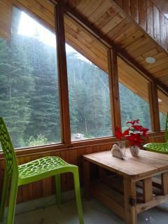 The Woodstock Hotels and Vilaa by Yellow Flower with Free Parking - 8