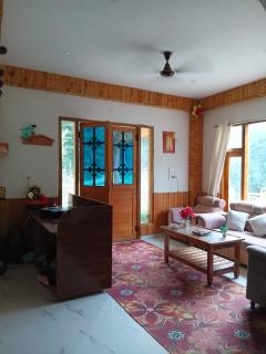 The Woodstock Hotels and Vilaa by Yellow Flower with Free Parking - 6