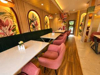 SWIMMING POOL LUXUARY RKB ,Puri , Near Seabeach & Shree Jagannath Temple , Fully Air Condationed Rooms ,Wifi , Lift , Restaurant & Parking , BEST LOCATION - 4