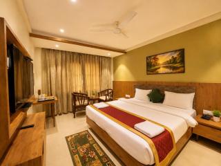 SWIMMING POOL LUXUARY RKB ,Puri , Near Seabeach & Shree Jagannath Temple , Fully Air Condationed Rooms ,Wifi , Lift , Restaurant & Parking , BEST LOCATION - 2