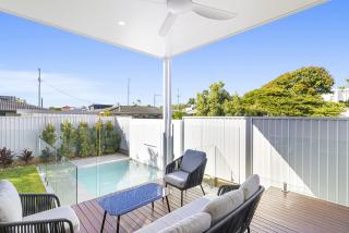 Swim, Sip N Unwind by the Pool at Your Buddina Escape - 8