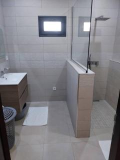 Luxury ground floor apartment with pool RDC - 3