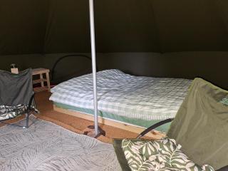 Green woodland bell tent - 9